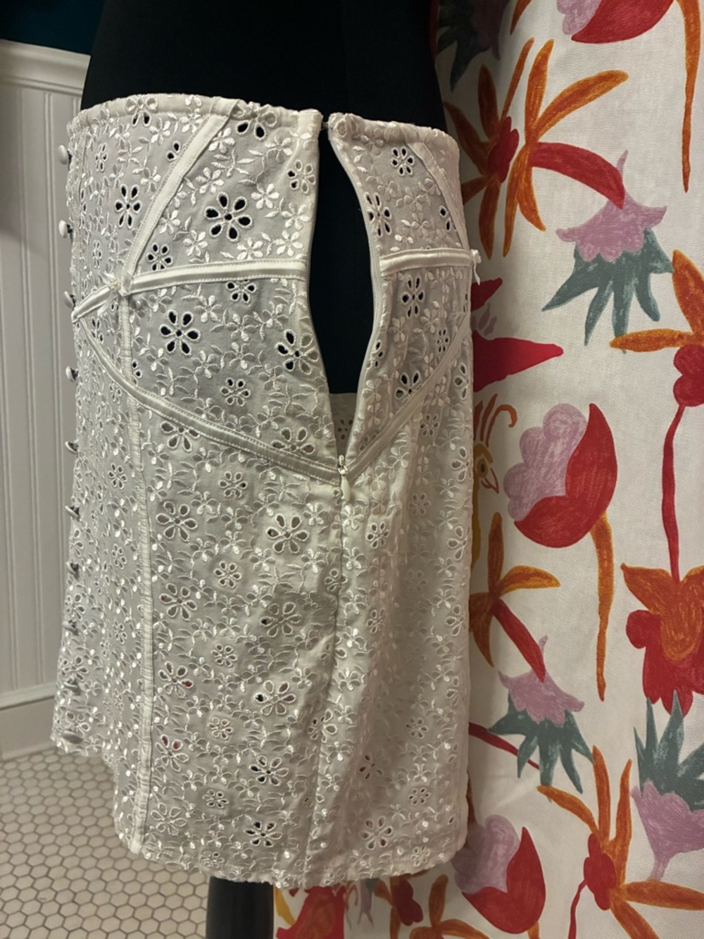 New For Love & Lemons Sophie Eyelet MiniSkirt in Size XL - Picture 12 of 17
